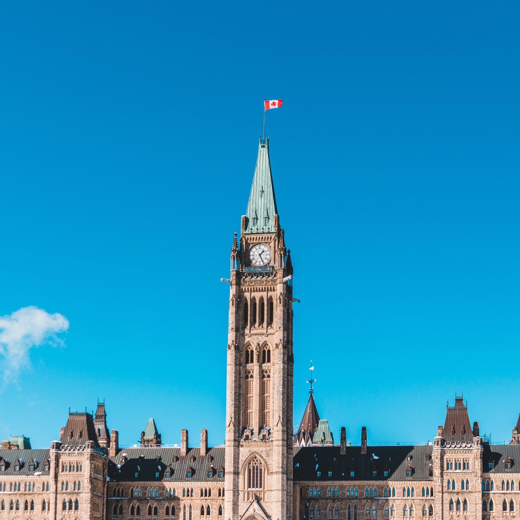 picture of Canadian parliament building