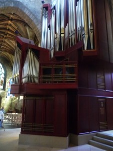 The organ - side view