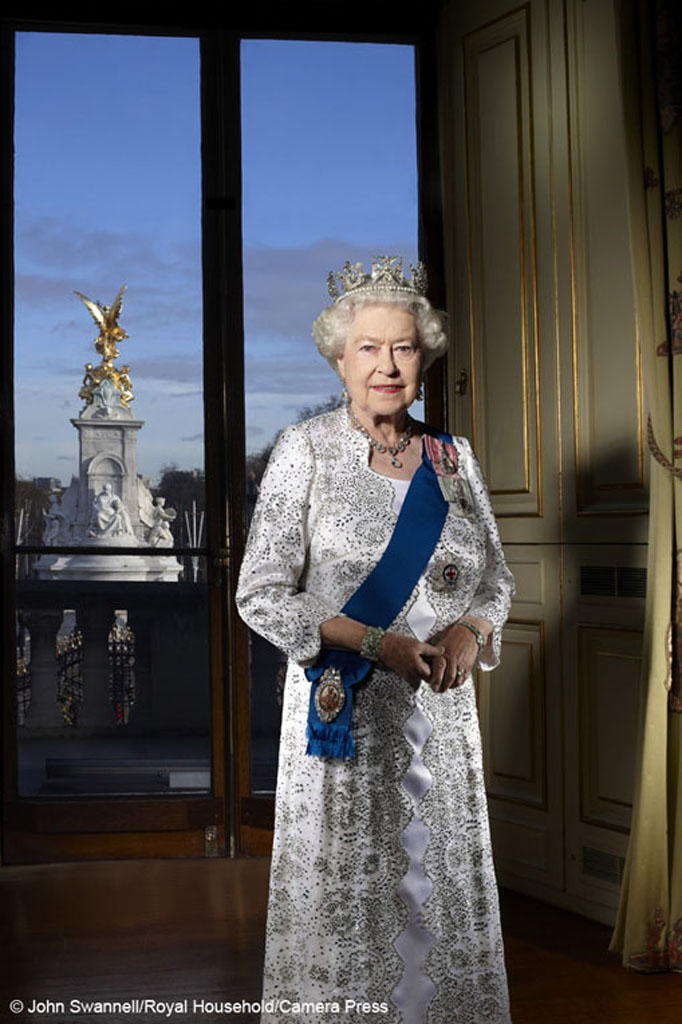 Official Jubilee portrait of The Queen