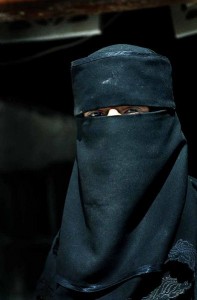 395px-Muslim_woman_in_Yemen