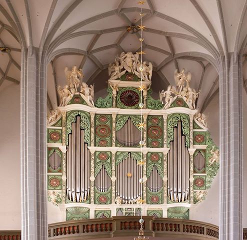 Organ facade of pipes